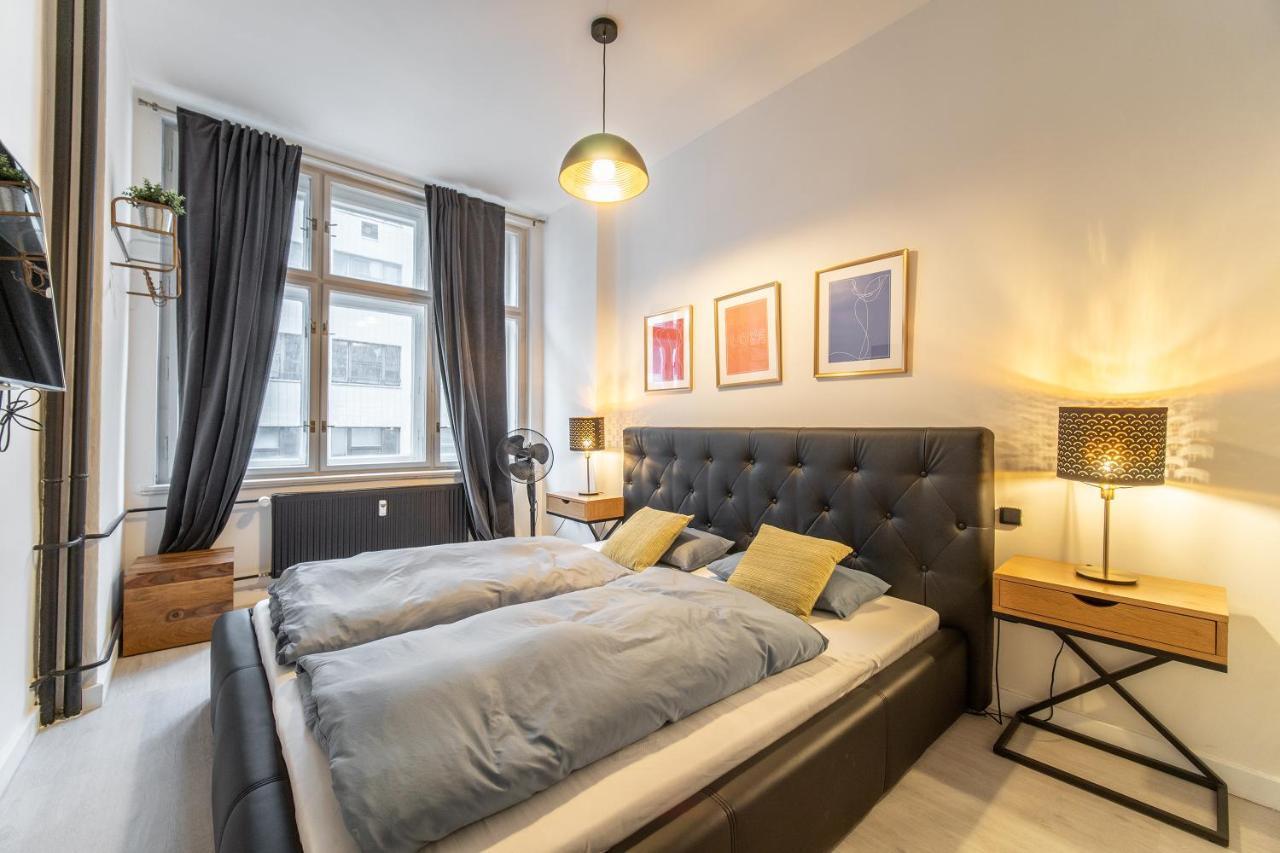 Sunny Central Apartment On Wenceslas Square By Easybnb Прага Экстерьер фото
